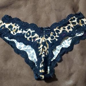 Sexy cheetah panties 😍